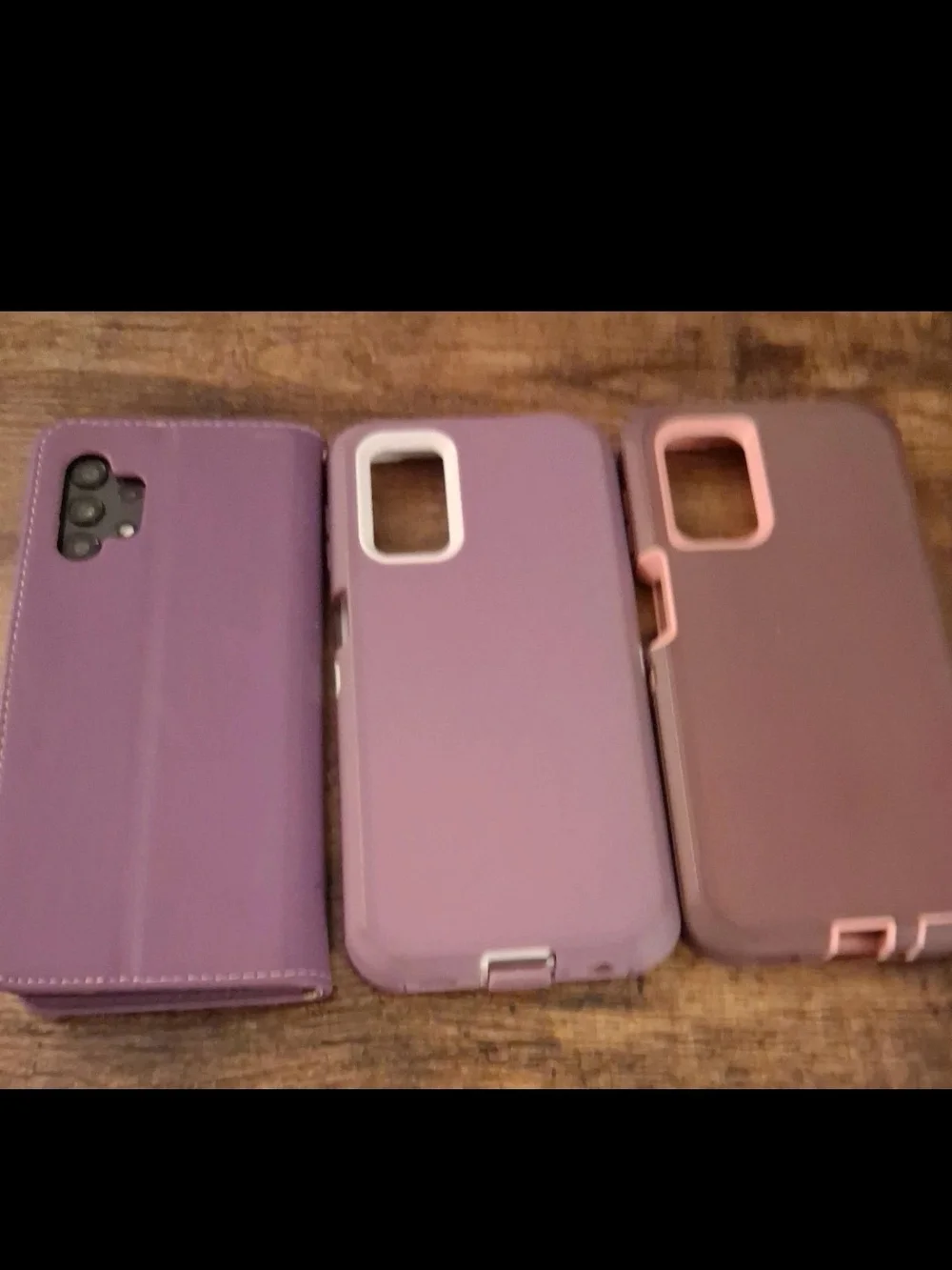 The Samsung Galaxy A32 5G Cell phone and 3 Cases Pocket Card Holder